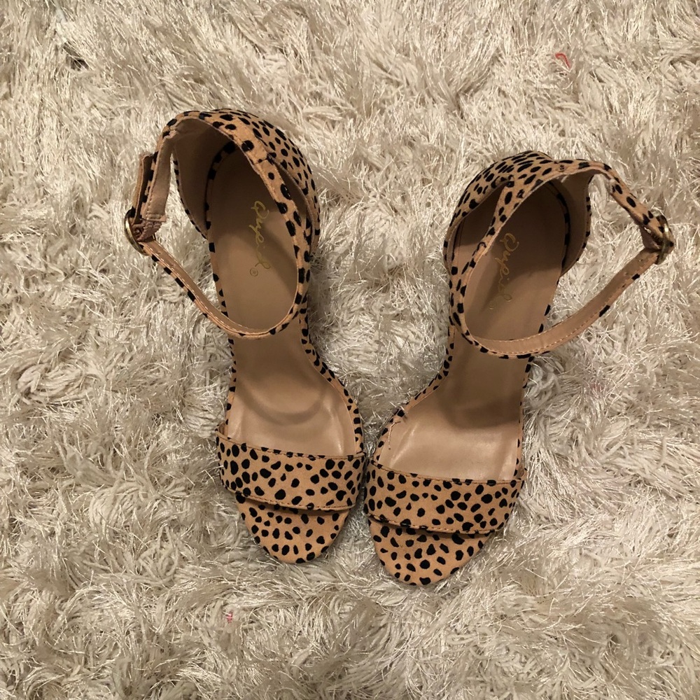 Cheetah print heel - Picture 2 of 2